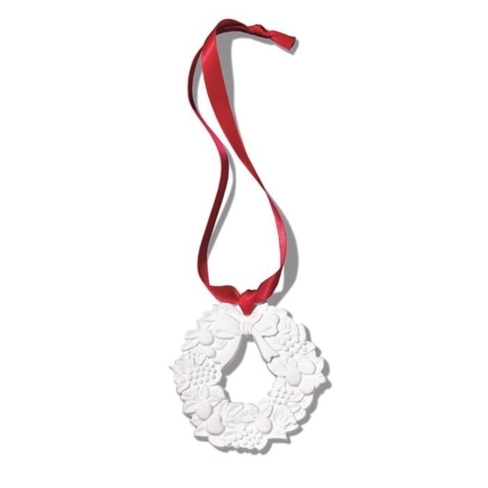 Avon Spice Scented Ceramic Christmas Wreath Ornament NEW